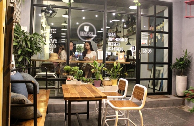 Top 5 đồ trang trí quán cà phê - Bí quyết tạo điểm nhấn Top 5 đồ trang trí quán cà phê - Bí quyết tạo điểm nhấn thu hút khách hàng